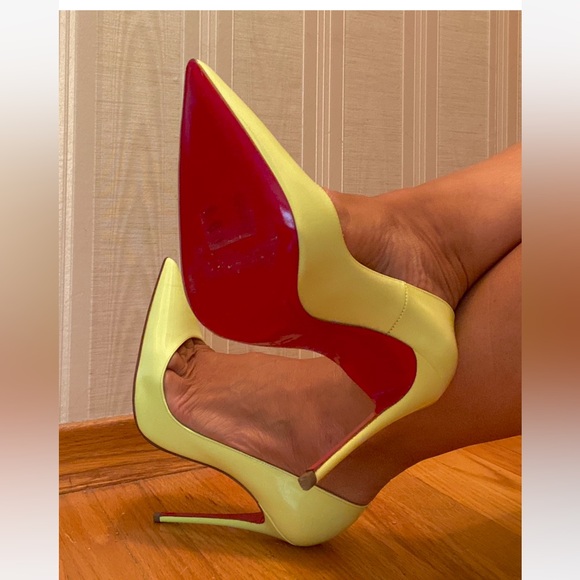 Christian Louboutin So Kate 37.5 EUC - Picture 6 of 7